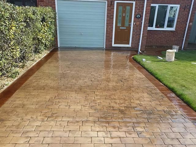 printed-concrete-driveway-installation-2-kireth-ai